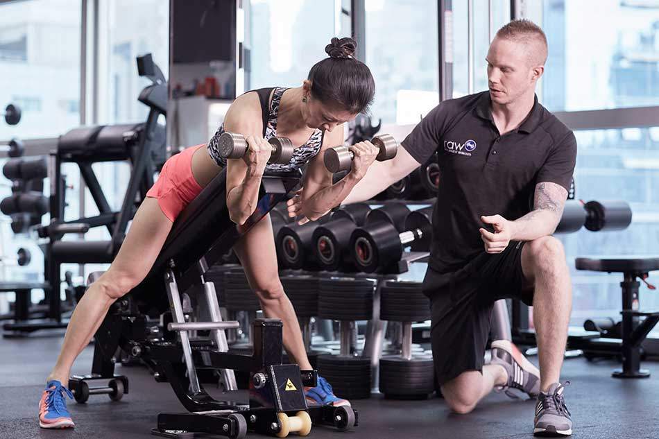 RAW Personal Training Gym Hong Kong - Nina Post Pregnancy Training - Perfect Form 